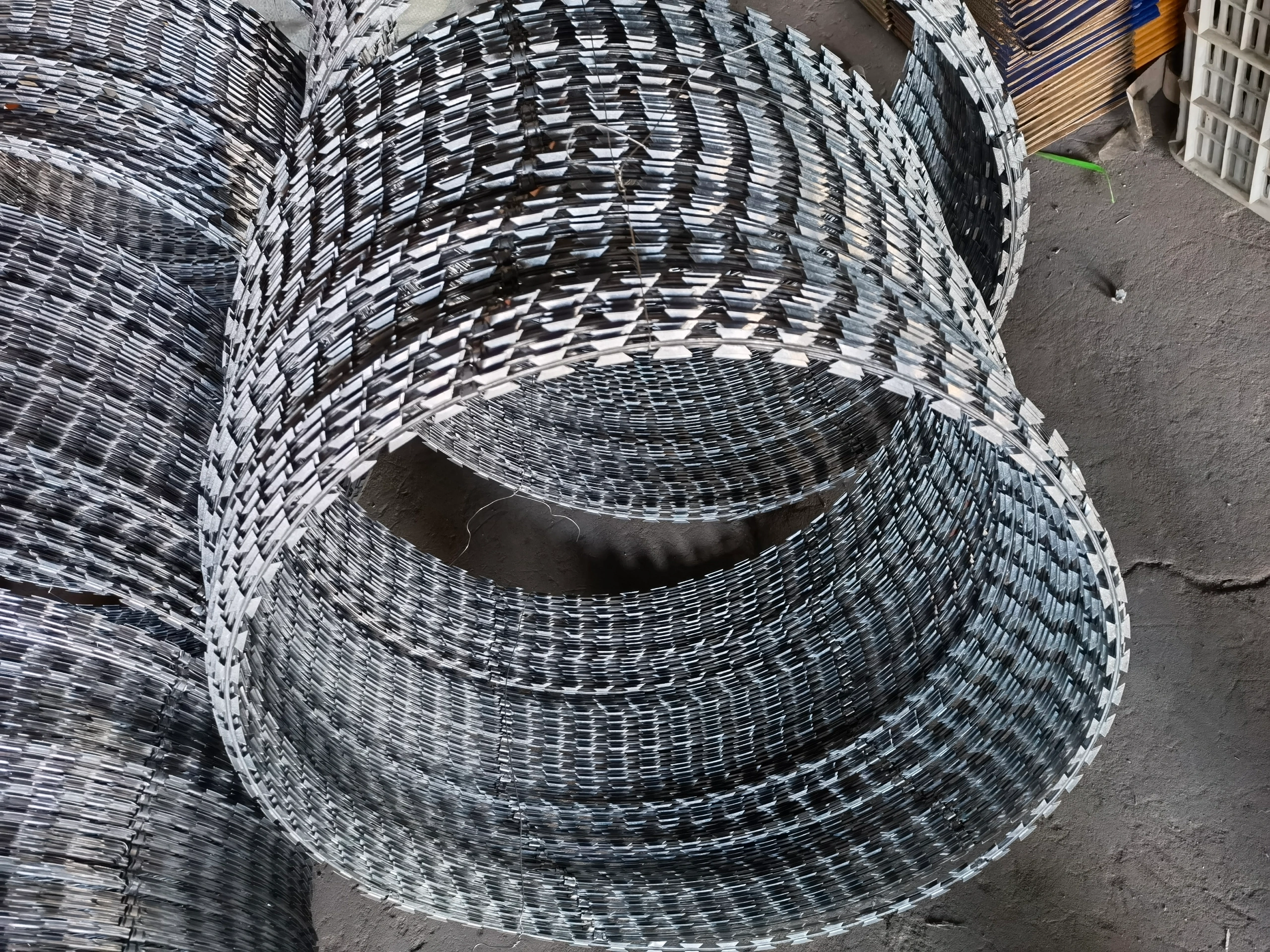 Concertina Razor Wire